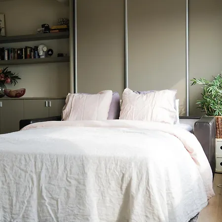 Holiday Vibes! Penthouse-studio Near Beach 아파트